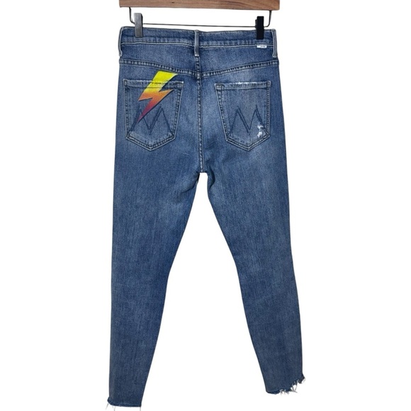 MOTHER - The Stunner Ankle Step Fray Jeans in Helter Skelter Size 28 - Picture 4 of 16